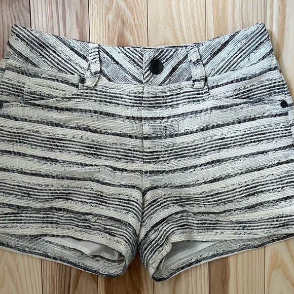 BCBG Shorts - Picture 2 of 3